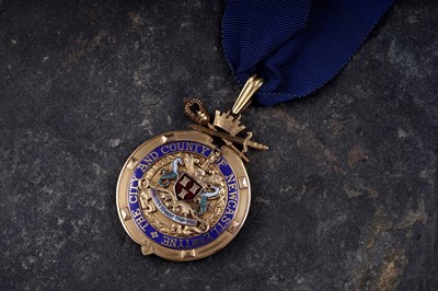 Lot 457 - The Lord and Lady Mayor of Newcastle 9ct gold evening jewels