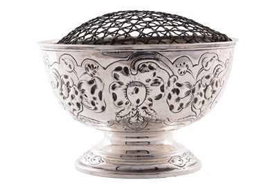 Lot 460 - A silver rose bowl