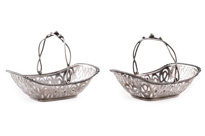 Lot 462 - A pair of silver bonbon baskets
