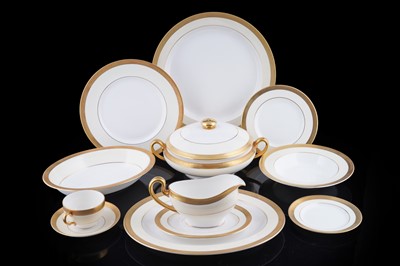 Lot 188 - A Minton 'Buckingham' pattern part tea and dinner service