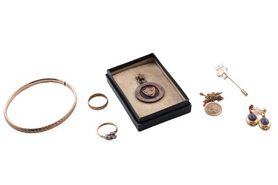 Lot 314 - Gold and other jewellery, including an 18ct gold wedding band
