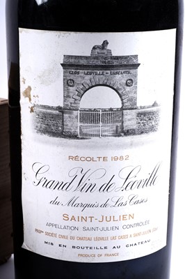 Lot 607 - Grand Vin de Leoville Saint-Julien 1982, 500cl