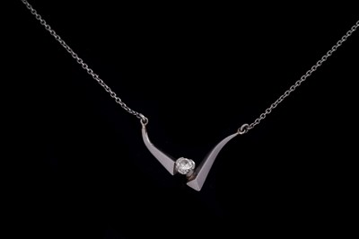 Lot 651 - A diamond necklace