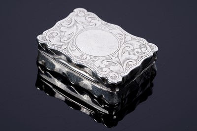 Lot 20 - An Edwardian silver vinaigrette by C. H. Cheshire, Chester 1904