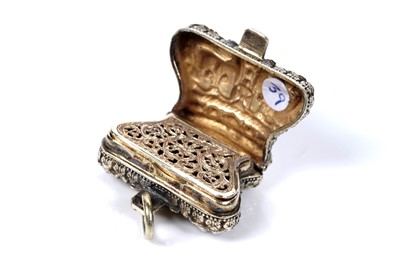 Lot 10 - A small George IV parcel gilt vinaigrette by Joseph Wilmore, Birmingham 1820