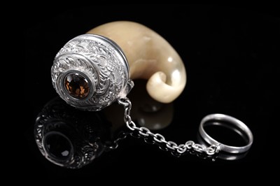 Lot 57 - A Victorian Scottish silver mounted curly horn vinaigrette, c.1880
