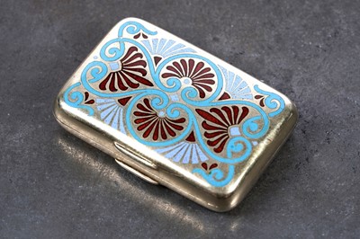 Lot 8 - A Victorian silvergilt vinaigrette by Henry William Dee, London 1870