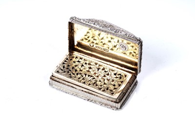 Lot 29 - A rare Victorian silver castletop vinaigrette by Nathaniel Mills, Birmingham 1844