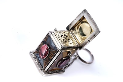 Lot 9 - A rare Victorian novelty Scottish silver and hardstone vinaigrette, 1860-1880