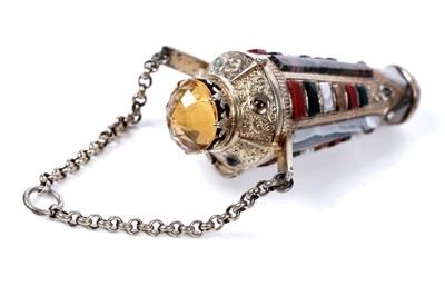 Lot 91 - A Victorian Scottish silvergilt and coloured hardstone vinaigrette, Edinburgh c.1870
