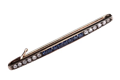 Lot 672 - An early 20th Century sapphire and diamond bar brooch
