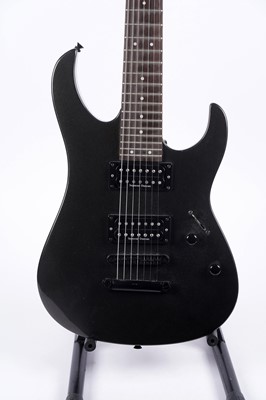 Lot 141 - A Washburn WG-587
