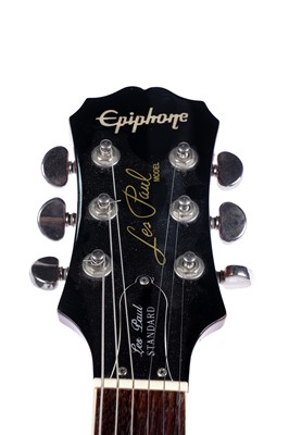 Lot 152 - An Epiphone Les Paul Standard