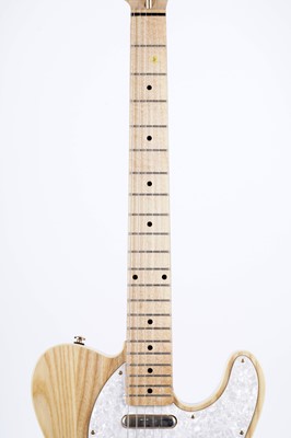 Lot 156 - A Samick Artist Series Thinline