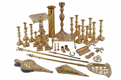 Lot 177 - A collection of brassware
