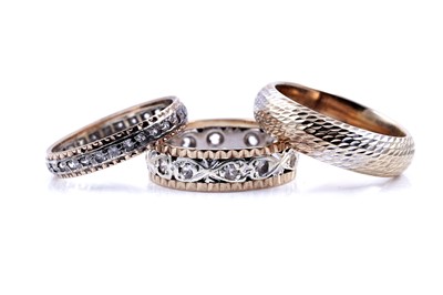 Lot 178 - Three modern 9ct gold rings