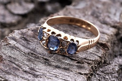 Lot 183 - A Victorian sapphire and diamond ring | Chester 1890