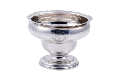 Lot 364 - A late George II Scottish silver sugar basin