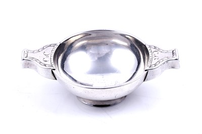 Lot 371 - A rare Scottish provincial silver quaich