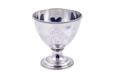 Lot 384 - A George III Scottish silver sugar vase with bead borders