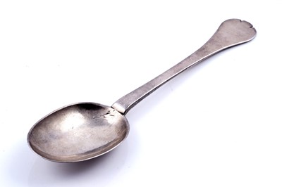 Lot 386 - A rare Queen Anne Scottish silver Trefid spoon