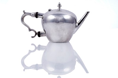 Lot 390 - A rare George I Scottish silver teapot shaped like an apple