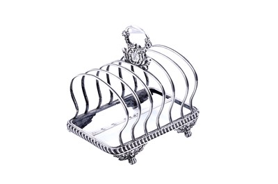 Lot 392 - An early 19th Century unascribed silver toast rack