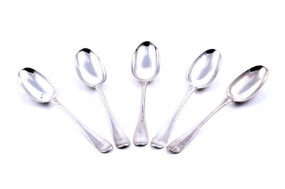 Lot 400 - A set of fine George I/II silver tablespoons