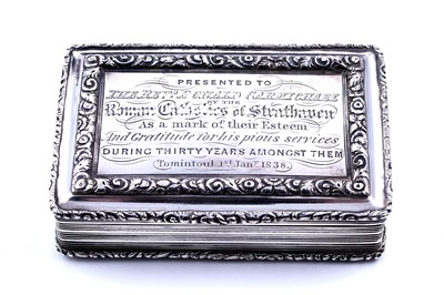 Lot 410 - An early Victorian silver snuff box
