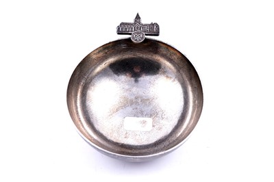 Lot 423 - A George III Scottish provincial silver bowl
