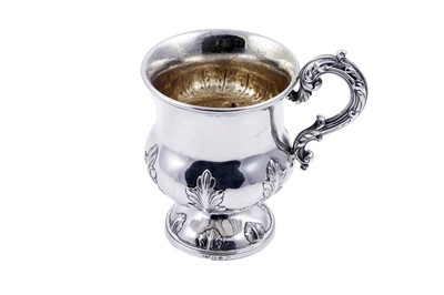 Lot 428 - A mid-19th Century Indian colonial silver mug of campana form
