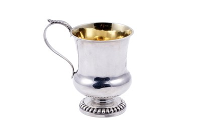 Lot 439 - A George III/IV Scottish provincial silver mug