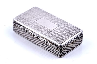 Lot 501 - A William IV silver snuff box