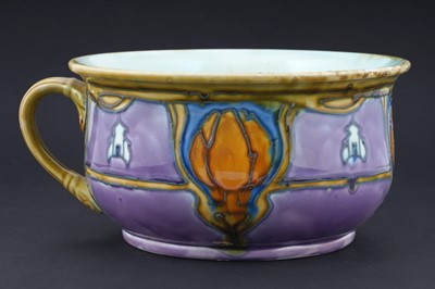 Lot 185 - An early 20th Century Minton Secessionist chamber pot