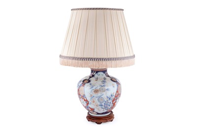 Lot 168 - A 20th Century baluster shaped Imari table lamp
