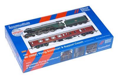 Lot 573 - A Hornby 00-gauge model railway set: BR (NRM) ‘Flying Scotsman’ and Support Coach