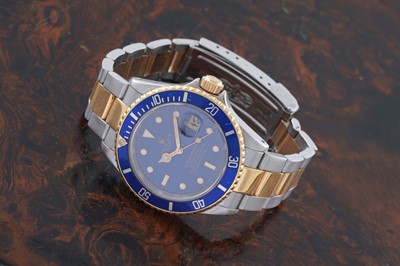 Lot 607 - Rolex Oyster Perpetual Submariner: a bi-metal chronometer wristwatch