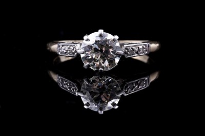 Lot 42 - An early 20th Century Art Deco diamond solitaire ring