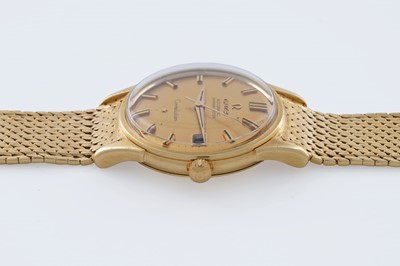Lot 609 - Omega Constellation: an 18ct yellow gold chronometer wristwatch