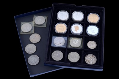 Lot 368 - A collection of coins