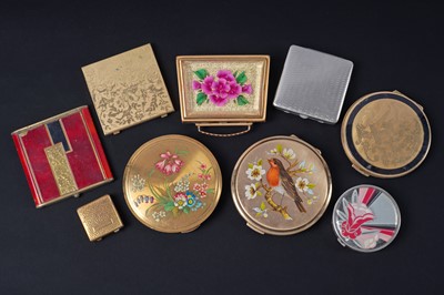 Lot 399 - Art Deco and later powder compacts, including Mascot, Stratton, Dubarry, and Helena Rubinstein