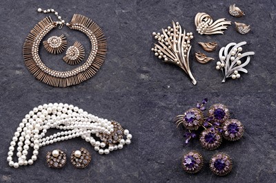 Lot 3 - 1950s and 1960s costume jewellery parures, and jewellery by Trifari