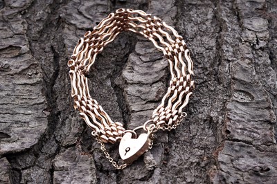 Lot 192 - An early 20th Century 9ct rose gold gate-link bracelet