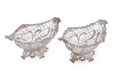 Lot 89 - A pair of silver bon bon dishes