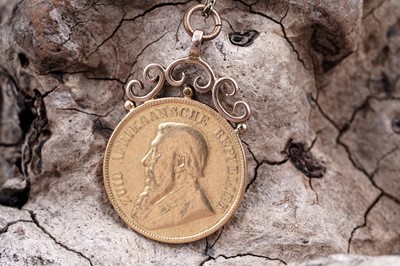 Lot 238 - A South African 1898 gold 1 pond