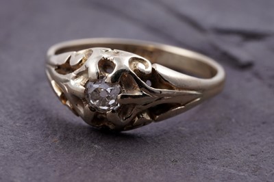 Lot 198 - An early 20th Century Art Nouveau single-stone diamond ring