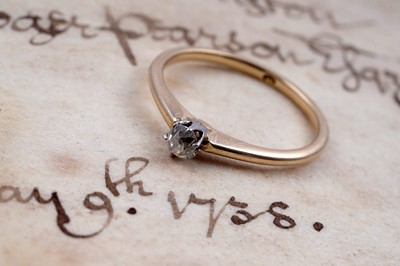 Lot 201 - An early 20th Century single stone old cushion-cut diamond ring