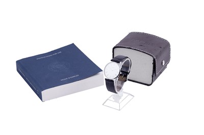 Lot 416 - Longines Le Grande Classique: a stainless steel cased quartz wristwatch
