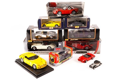 Lot 160 - A collection of diecast model cars