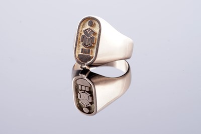 Lot 8 - An Egyptian 18ct gold cartouche ring
